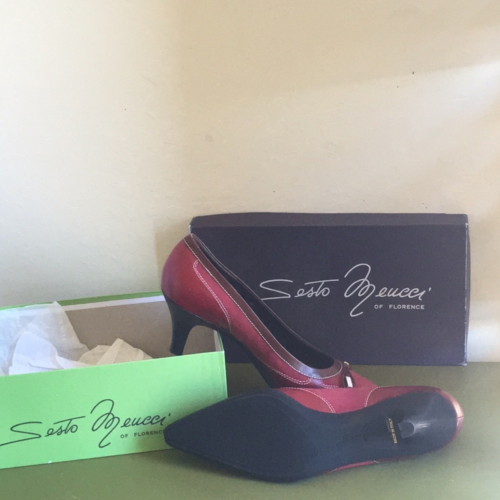 Sesto Meucci Womens Red Pumps. New.  Leather.